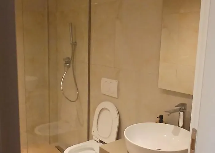 Leo Dublex Apartment Golem (Tirana)