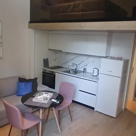 Leo Dublex Golem (Tirana)