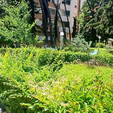 Leo Dublex Golem (Tirana)